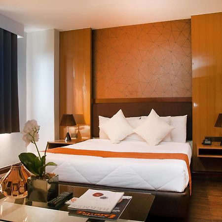 Fernandina 88 Suites Hotel Кесон Сити Екстериор снимка