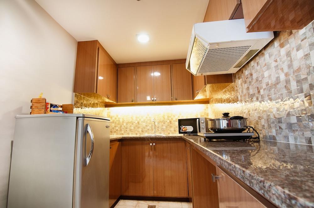 Fernandina 88 Suites Hotel Кесон Сити Екстериор снимка