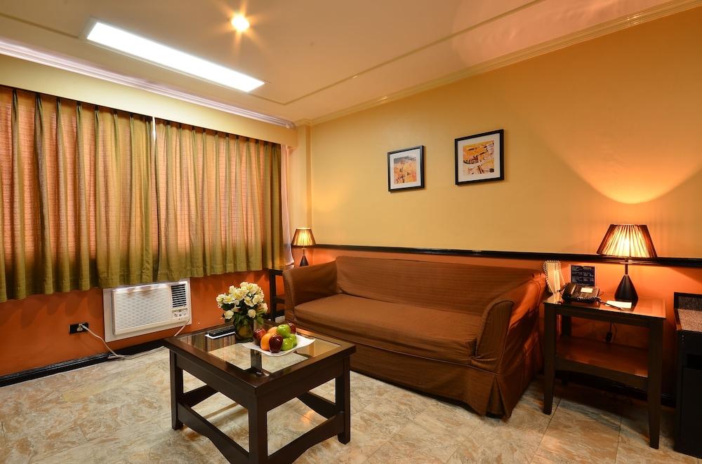 Fernandina 88 Suites Hotel Кесон Сити Екстериор снимка