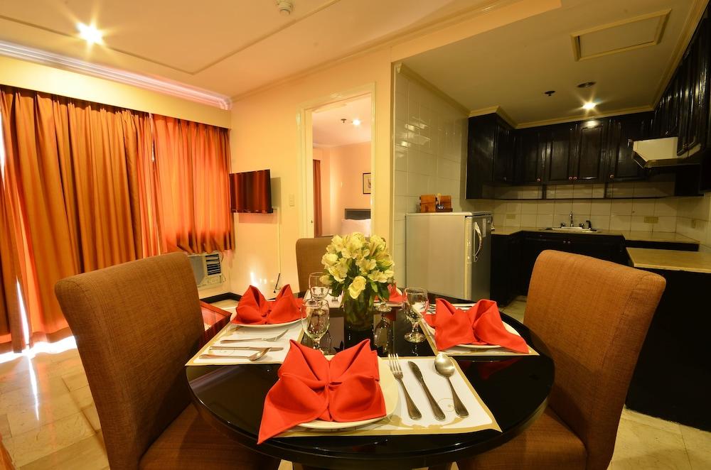 Fernandina 88 Suites Hotel Кесон Сити Екстериор снимка