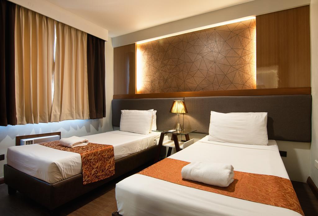 Fernandina 88 Suites Hotel Кесон Сити Екстериор снимка