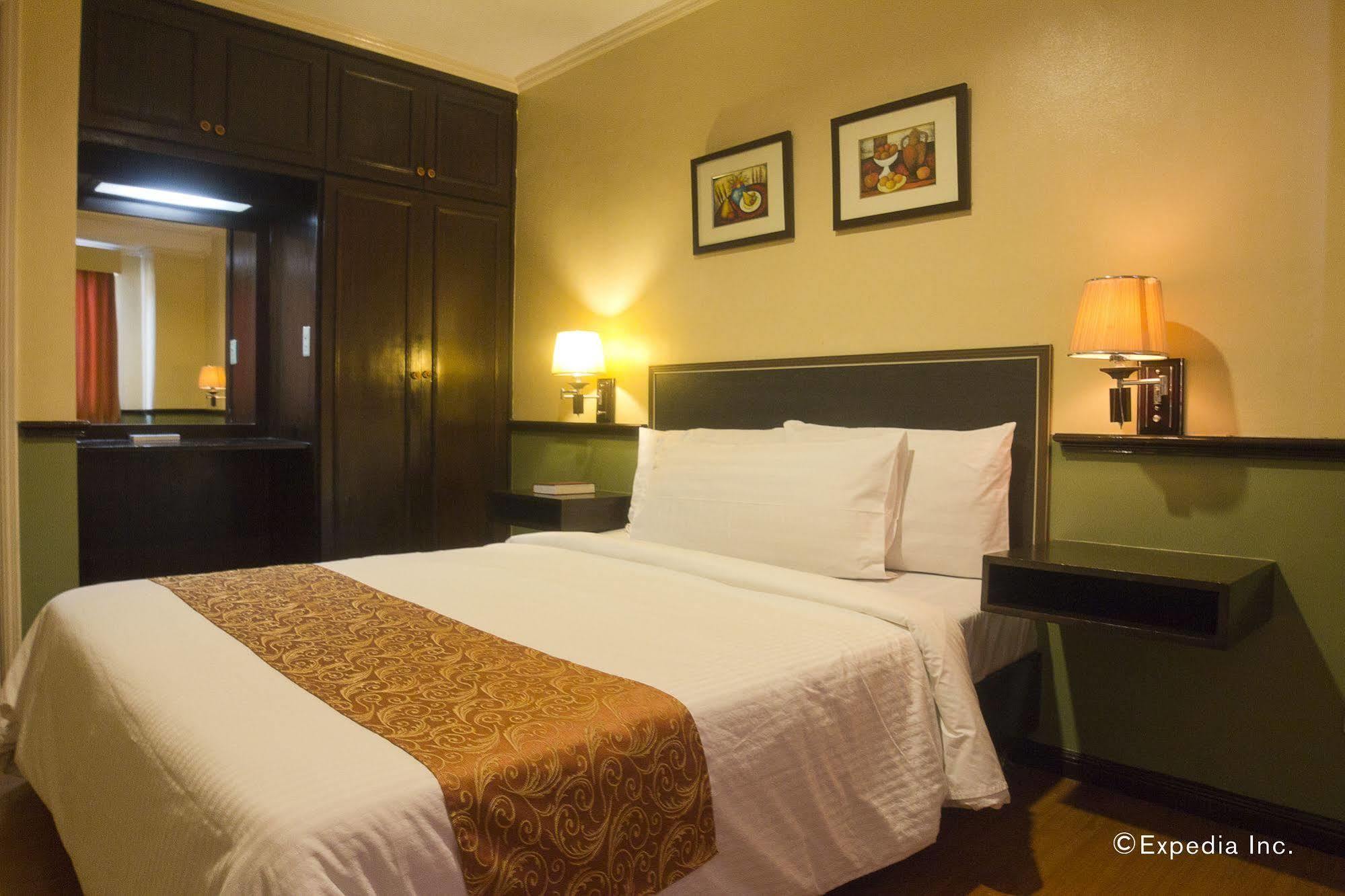 Fernandina 88 Suites Hotel Кесон Сити Екстериор снимка