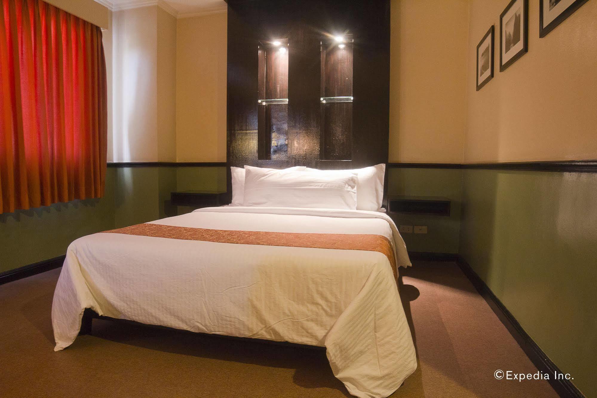 Fernandina 88 Suites Hotel Кесон Сити Екстериор снимка