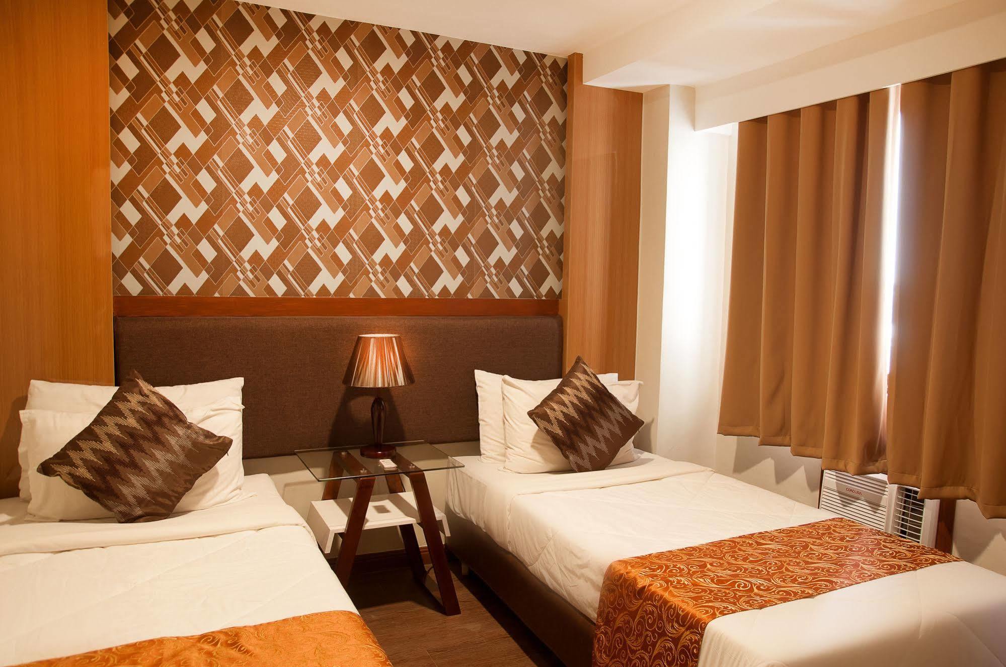 Fernandina 88 Suites Hotel Кесон Сити Екстериор снимка
